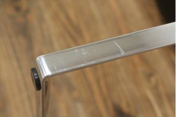中古　美品!!　Cassina(カッシーナ)　184EVE(イヴ)　洗練されたモダンデザインが目を引くアームチェア(ダイニングチェア、椅子、イス)(定価約30万円)(R-076794)