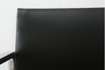 中古　美品!!　Cassina(カッシーナ)　184EVE(イヴ)　洗練されたモダンデザインが目を引くアームチェア(ダイニングチェア、椅子、イス)(定価約30万円)(R-076795)