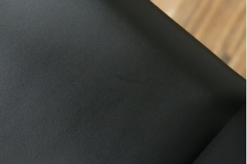 中古　美品!!　Cassina(カッシーナ)　184EVE(イヴ)　洗練されたモダンデザインが目を引くアームチェア(ダイニングチェア、椅子、イス)(定価約30万円)(R-076795)