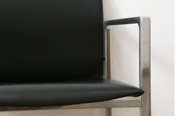 中古　美品!!　Cassina(カッシーナ)　184EVE(イヴ)　洗練されたモダンデザインが目を引くアームチェア(ダイニングチェア、椅子、イス)(定価約30万円)(R-076795)