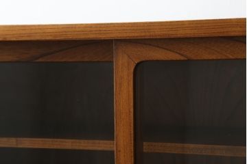 中古　岩谷堂箪笥　牡丹紋様　ダイナミックな杢目と存在感のある金具が魅力的なキャビネット(茶箪笥、飾り棚、収納棚、戸棚、サイドキャビネット、引き出し、和タンス、和たんす)(R-076796)