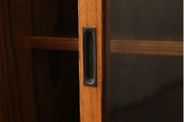 中古　岩谷堂箪笥　牡丹紋様　ダイナミックな杢目と存在感のある金具が魅力的なキャビネット(茶箪笥、飾り棚、収納棚、戸棚、サイドキャビネット、引き出し、和タンス、和たんす)(R-076796)