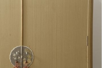 中古　伝統工芸士　松永修一作　柔らかな木の色味が魅力的な加茂総桐箪笥(胴丸、総桐たんす、衣装箪笥、着物箪笥、和タンス、引き出し)(R-076797)