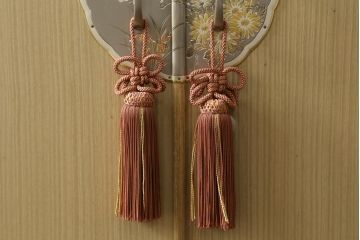 中古　伝統工芸士　松永修一作　柔らかな木の色味が魅力的な加茂総桐箪笥(胴丸、総桐たんす、衣装箪笥、着物箪笥、和タンス、引き出し)(R-076797)