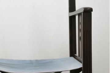 和製アンティーク　山葉(ヤマハ・日本楽器)　和モダンテイストな空間づくりにおすすめの折り畳み式ロッキングチェア(文化椅子、フォールディングチェア、アームチェア、揺り椅子、イス)(R-076799)