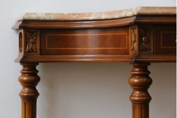 中古　イタリア製　高級品!!　天板大理石　細部まで施されたカービングが美しい上品なデザインのコンソールテーブル(サイドテーブル、花台、飾り台)(R-076800)