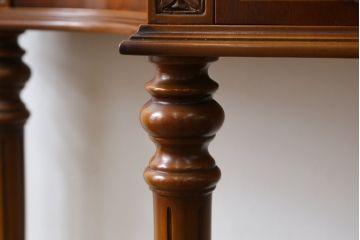 中古　イタリア製　高級品!!　天板大理石　細部まで施されたカービングが美しい上品なデザインのコンソールテーブル(サイドテーブル、花台、飾り台)(R-076800)