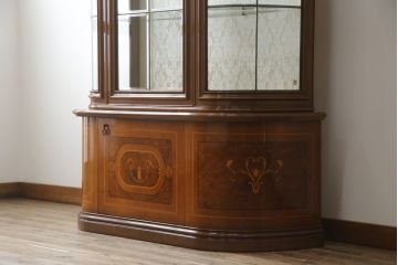 中古　イタリア高級輸入家具　MASETTI(マセッティ)　美しい象嵌入りのキャビネット(収納棚、戸棚、食器棚、カップボード、飾り棚、キュリオケース、店舗什器)(R-076802)
