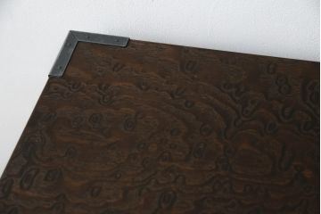 中古　美品!!　特注　オーダー品　三方タモ材玉杢　組子入り　和の空間づくりにおすすめの収納棚(戸棚、水屋箪笥、茶箪笥、サイドボード、サイドキャビネット)(R-076803)