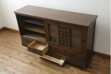 中古　民芸家具　和光　ナラ材　落ち着いた佇まいが魅力的なサイドボード(サイドキャビネット、食器棚、収納棚、戸棚)(R-076804)
