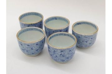 江戸後期　微塵唐草文染付　金縁と緻密な線描きが素敵なそば猪口5客セット(みじんからくさ、蕎麦猪口、湯呑み、湯のみ、和食器)(R-076808)