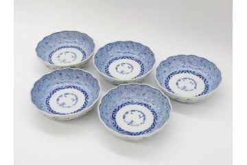 江戸後期　古伊万里　成化年製　微塵唐草文染付　約15cm　5寸　繊細な線描きが見事ななます皿5枚セット(みじんからくさ、中皿、和皿、和食器、五寸)(R-076810)
