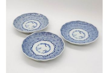 江戸後期　古伊万里　大明成化年製　微塵唐草文染付　約18cm　6寸　繊細な線描きが見事な中皿3枚セット(みじんからくさ、和皿、和食器、六寸)(R-076811)