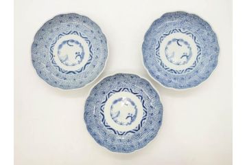 江戸後期　古伊万里　大明成化年製　微塵唐草文染付　約18cm　6寸　繊細な線描きが見事な中皿3枚セット(みじんからくさ、和皿、和食器、六寸)(R-076811)