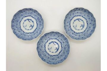 江戸後期　古伊万里　大明成化年製　微塵唐草文染付　約18cm　6寸　繊細な線描きが見事な中皿3枚セット(みじんからくさ、和皿、和食器、六寸)(R-076812)