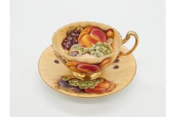 イギリス　EYNSLEY(エインズレイ)　オーチャードゴールド　食卓を彩る華やかなティーカップ&ソーサー5客セット(C&S、スティル・ライフ・フルーツ、洋食器、英国)(R-076816)
