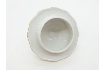 フランス　BERNARDAUD(ベルナルド)　LIMOGES(リモージュ)　 気品あるデザインが目を惹くティーポット&シュガーポット&クリーマー3点セット(ミルクジャー、ミルクポット、ボンボン入れ、洋食器)(R-076818)