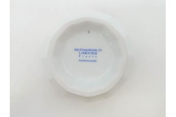 フランス　BERNARDAUD(ベルナルド)　LIMOGES(リモージュ)　 気品あるデザインが目を惹くティーポット&シュガーポット&クリーマー3点セット(ミルクジャー、ミルクポット、ボンボン入れ、洋食器)(R-076818)
