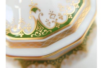 フランス　BERNARDAUD(ベルナルド)　LIMOGES(リモージュ)　 気品あるデザインが目を惹くティーポット&シュガーポット&クリーマー3点セット(ミルクジャー、ミルクポット、ボンボン入れ、洋食器)(R-076818)