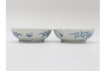 幕末期　古伊万里　輪花型　線描き　草花図　約15cm　4.9寸　手描きのあたたかみが魅力のなます皿2枚セット(中皿、和皿、和食器、四寸九分)(R-076820)