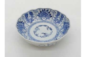 幕末期　古伊万里　輪花型　線描き　草花図　約15cm　4.9寸　手描きのあたたかみが魅力のなます皿2枚セット(中皿、和皿、和食器、四寸九分)(R-076820)