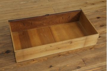 和製アンティーク　重厚!!　前面欅(ケヤキ)材　上杢　立派な金具の二段重ね仙台箪笥(収納箪笥、衣装箪笥、時代箪笥、引き出し、チェスト)(R-076824)