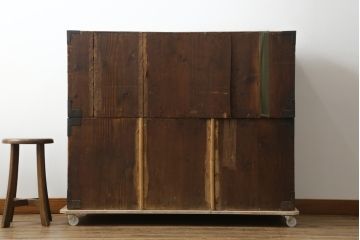 和製アンティーク　重厚!!　前面欅(ケヤキ)材　上杢　立派な金具の二段重ね仙台箪笥(収納箪笥、衣装箪笥、時代箪笥、引き出し、チェスト)(R-076824)