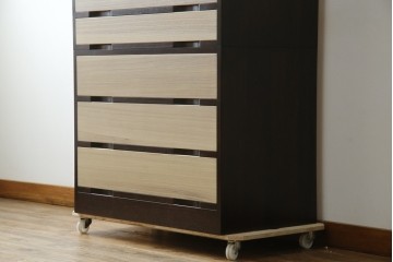 中古　老舗　桐屋田中　シンプルでモダンな佇まいが魅力的な加茂総桐箪笥　(R-076827)