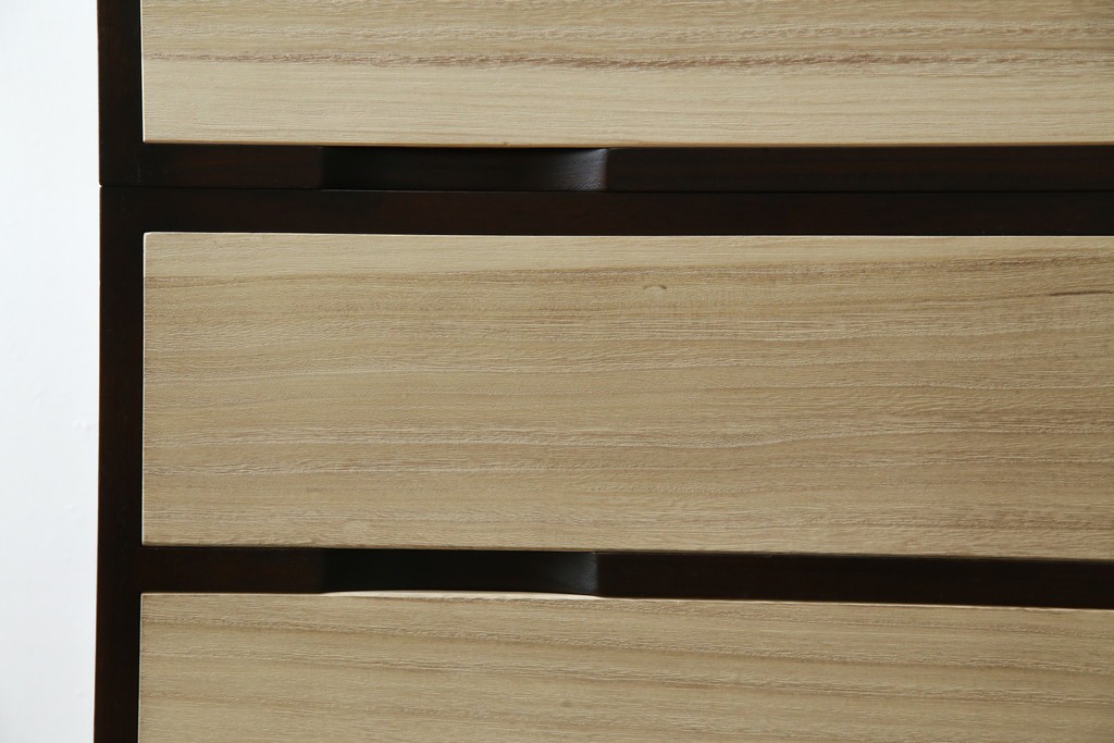 中古　老舗　桐屋田中　シンプルでモダンな佇まいが魅力的な加茂総桐箪笥　(R-076827)