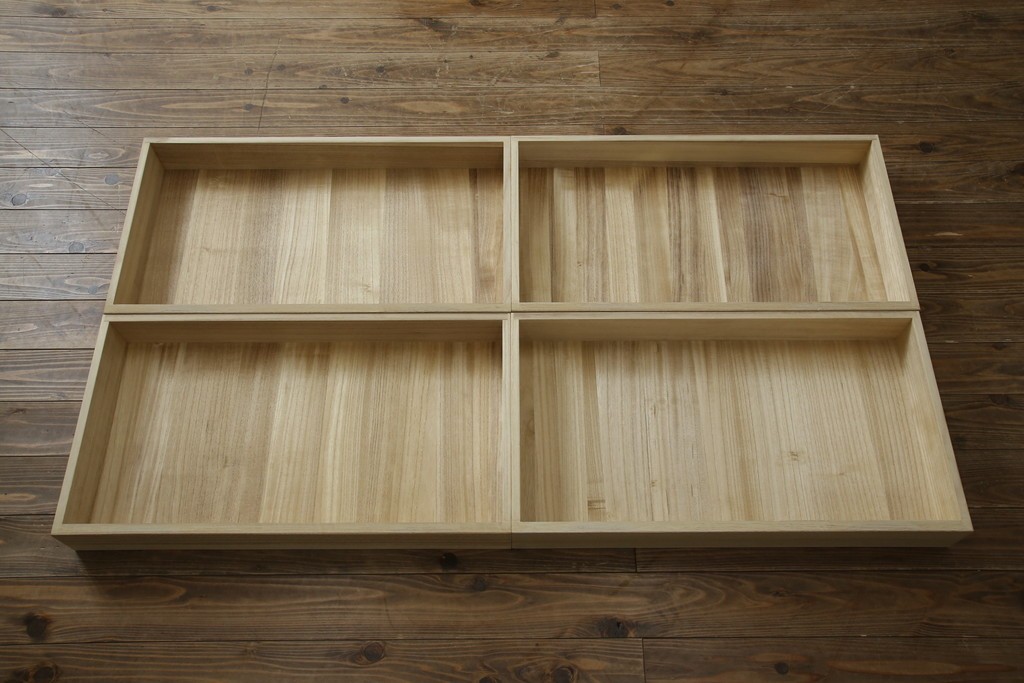 中古　老舗　桐屋田中　シンプルでモダンな佇まいが魅力的な加茂総桐箪笥　(R-076827)