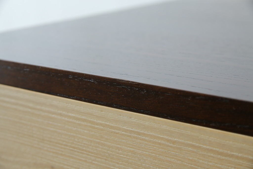 中古　老舗　桐屋田中　シンプルでモダンな佇まいが魅力的な加茂総桐箪笥　(R-076827)