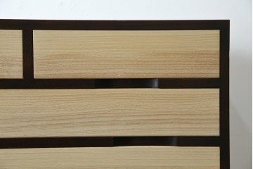 中古　老舗　桐屋田中　シンプルでモダンな佇まいが魅力的な加茂総桐箪笥　(R-076827)