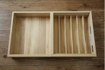 中古　老舗　桐屋田中　シンプルでモダンな佇まいが魅力的な加茂総桐箪笥　(R-076827)