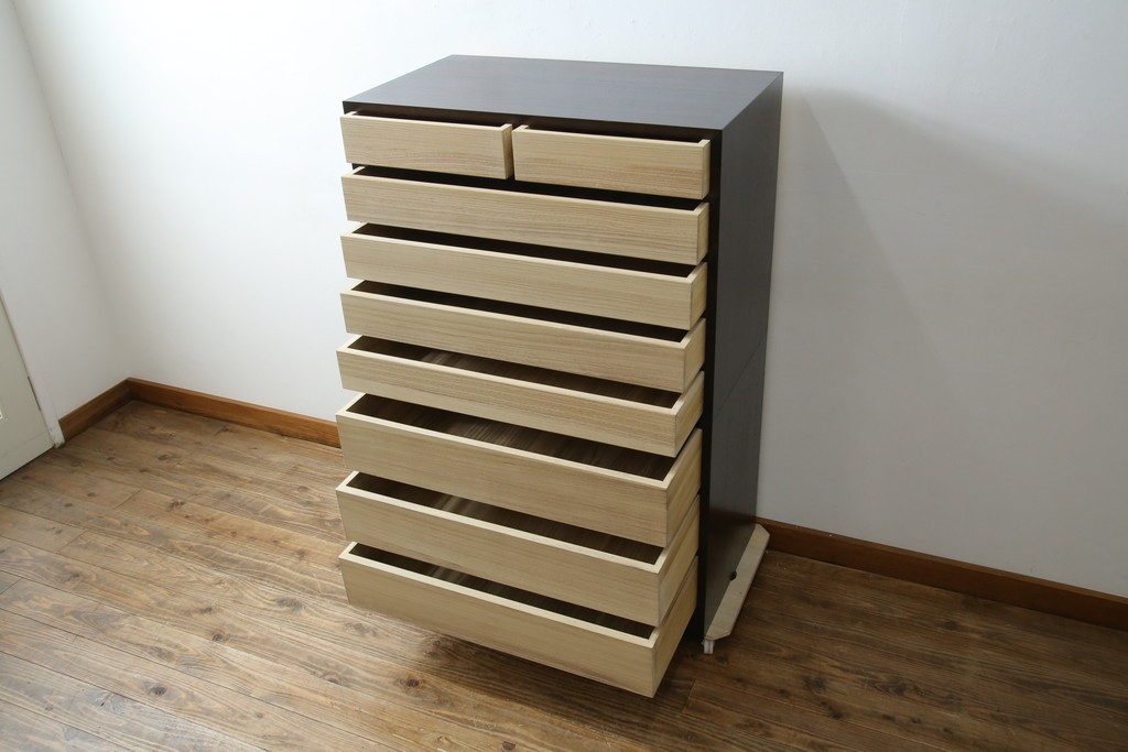 中古　老舗　桐屋田中　シンプルでモダンな佇まいが魅力的な加茂総桐箪笥　(R-076827)