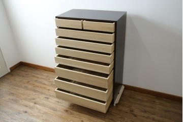 中古　老舗　桐屋田中　シンプルでモダンな佇まいが魅力的な加茂総桐箪笥　(R-076827)