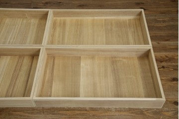 中古　老舗　桐屋田中　シンプルでモダンな佇まいが魅力的な加茂総桐箪笥　(R-076827)