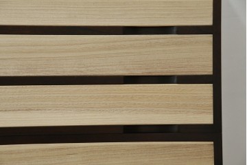 中古　老舗　桐屋田中　シンプルでモダンな佇まいが魅力的な加茂総桐箪笥　(R-076827)