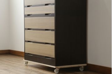 中古　老舗　桐屋田中　シンプルでモダンな佇まいが魅力的な加茂総桐箪笥(チェスト、総桐たんす、和タンス、衣装箪笥、収納箪笥、引き出し)(R-076827)