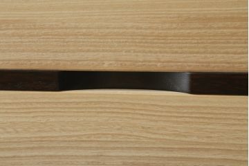 中古　老舗　桐屋田中　シンプルでモダンな佇まいが魅力的な加茂総桐箪笥(チェスト、総桐たんす、和タンス、衣装箪笥、収納箪笥、引き出し)(R-076827)