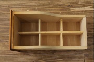 中古　横浜ダニエル(daniel)　アーリーアメリカンシリーズ　A-402　ラウンド型の鏡が印象的! 上品な佇まいのドレッサーとスツールのセット(鏡台、化粧台、ミラー)(R-076828)