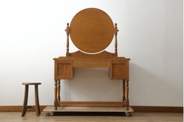中古　横浜ダニエル(daniel)　アーリーアメリカンシリーズ　A-402　ラウンド型の鏡が印象的! 上品な佇まいのドレッサーとスツールのセット(鏡台、化粧台、ミラー)(R-076828)
