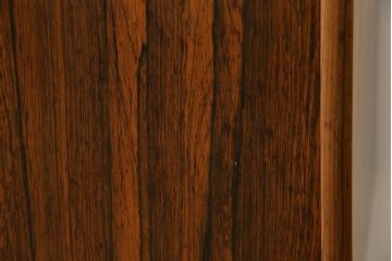 北欧ビンテージ　1950年〜60年頃!IKEAの創業当時のお品!!　スウェーデン　IKEA(イケア)　Erik Worts(エリック・ワーツ)デザイン　Ladoga(ラドガ)　ローズウッド材　北欧スタイルの空間づくりにおすすめのサイドボード(リビングボード、収納棚、戸棚、サイドキャビネット、ヴィンテージ)(R-076830)