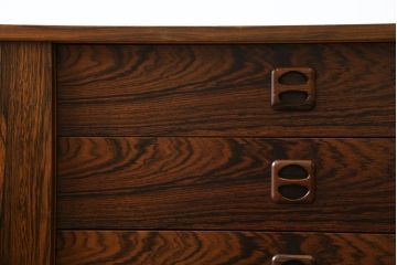北欧ビンテージ　1950年〜60年頃!IKEAの創業当時のお品!!　スウェーデン　IKEA(イケア)　Erik Worts(エリック・ワーツ)デザイン　Ladoga(ラドガ)　ローズウッド材　北欧スタイルの空間づくりにおすすめのサイドボード(リビングボード、収納棚、戸棚、サイドキャビネット、ヴィンテージ)(R-076830)