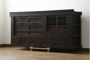 和製アンティーク　シックな雰囲気で重厚感のある京水屋箪笥サイドボード(水屋箪笥、収納棚、戸棚、サイドキャビネット、食器棚)(R-076835)