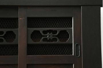 和製アンティーク　シックな雰囲気で重厚感のある京水屋箪笥サイドボード(水屋箪笥、収納棚、戸棚、サイドキャビネット、食器棚)(R-076835)
