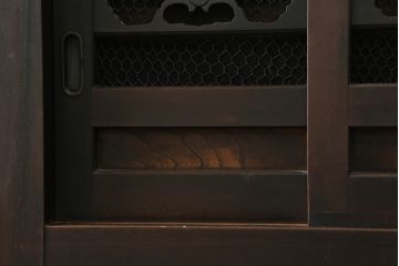 和製アンティーク　シックな雰囲気で重厚感のある京水屋箪笥サイドボード(水屋箪笥、収納棚、戸棚、サイドキャビネット、食器棚)(R-076835)