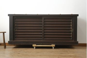 和製アンティーク　シックな雰囲気で重厚感のある京水屋箪笥サイドボード(水屋箪笥、収納棚、戸棚、サイドキャビネット、食器棚)(R-076836)