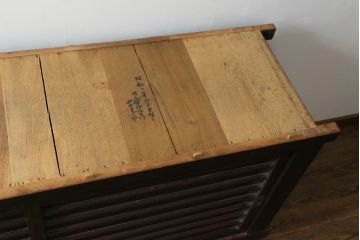 和製アンティーク　シックな雰囲気で重厚感のある京水屋箪笥サイドボード(水屋箪笥、収納棚、戸棚、サイドキャビネット、食器棚)(R-076836)