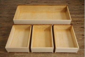 中古　美品　横浜ダニエル(daniel)　アーリーアメリカンシリーズ　気品ある佇まいが魅力的なワードローブ(洋服タンス、衣装箪笥、収納棚、戸棚、キャビネット)(定価約100万円)(R-076837)
