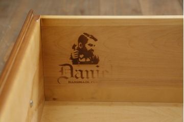 中古　美品　横浜ダニエル(daniel)　アーリーアメリカンシリーズ　気品ある佇まいが魅力的なワードローブ(洋服タンス、衣装箪笥、収納棚、戸棚、キャビネット)(定価約100万円)(R-076837)